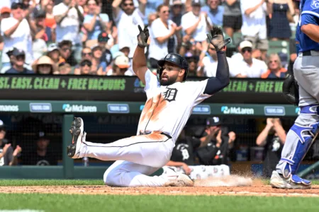 Royals beat Tigers 5-4 for 2nd straight win